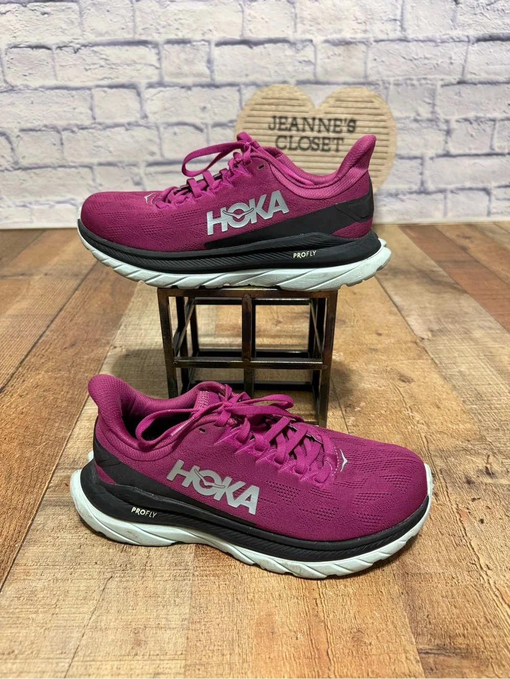 Hoka One One Mach 4 Running Shoes Womens 7 B Pink Cushioned Sneakers Athletic
